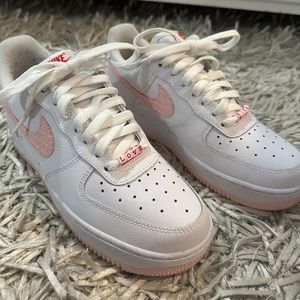 Wmns Air Force 1 Low 'Valentine's
Day 2022'